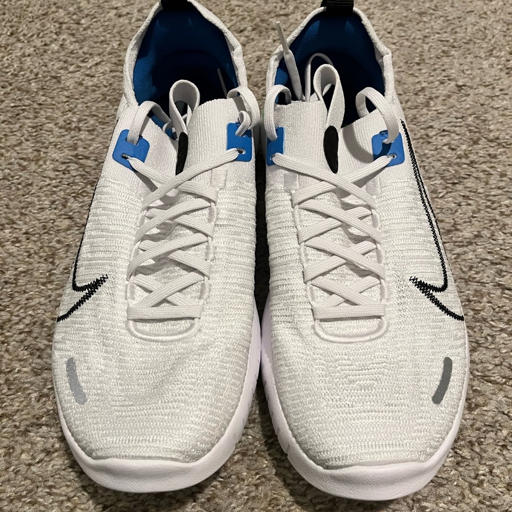 Nike Mens White Sneakers with Black, Green, and Blue Highlights - Picture 3 of 5